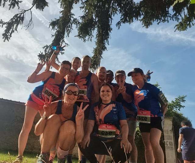 Photo de groupe du 8 km du trail du château de Gaillon avant la course